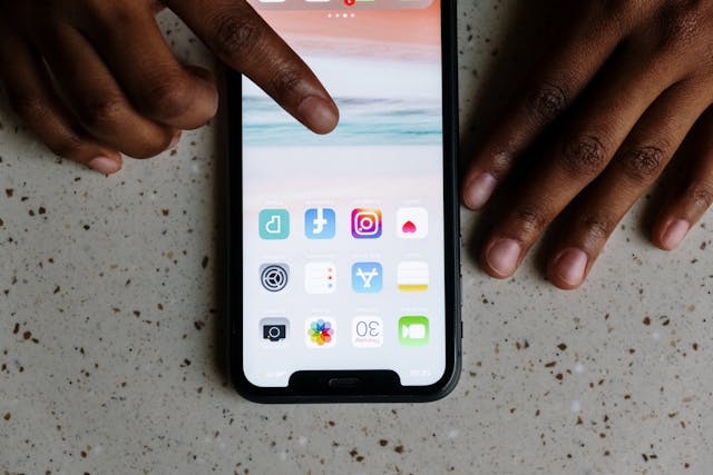 how to make instagram account private