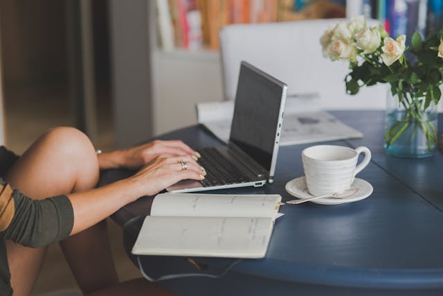 how to create a hanging indent in word