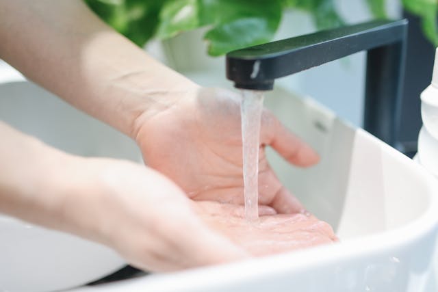 fix a faucet with a tight base