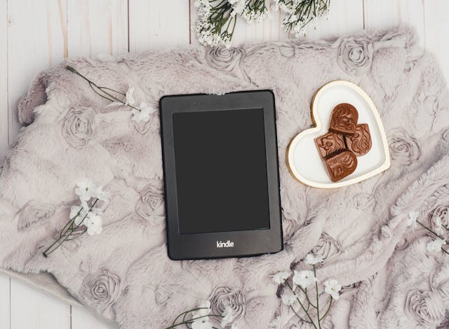 remove branding from the body of a Kindle