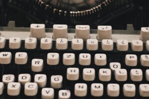 Read more about the article How to Use a Hyphen Correctly: 10 Essential Tips for Writers